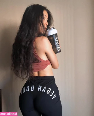 Veganbooty - Boobies and the new Tyler album~♡♡♡