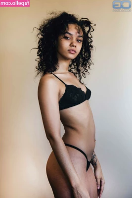 Indya Marie [ indya-marie ] - Merry Sexy Christmas Eve