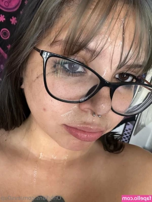 icyyyy555 - Sexy Feet   Wanna see
