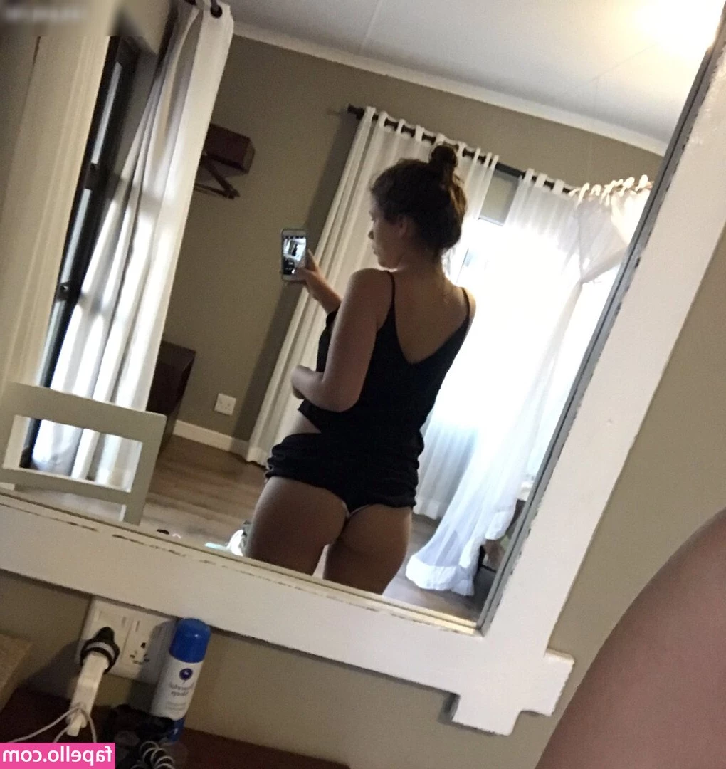 JANAklar - Spreading my pussy open