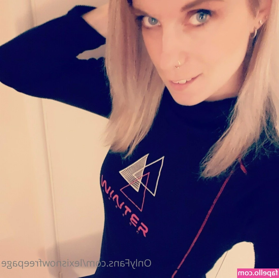 lexisnowfreepage - Its a beautiful day   Will be play with me