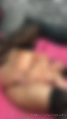 vicktoriablueee - No you ugly fuck I would never touch you! Big dick only