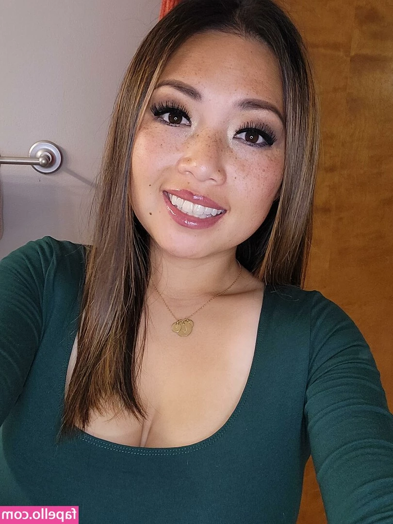 Jee Yung [ jee-yung ] - I need a real pussy to ride