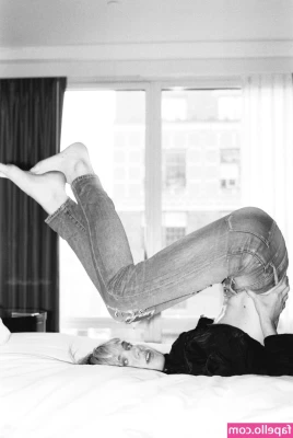 Mackenzie Davis [ mackenzie-davis ] - Come eat strawberries   outta me