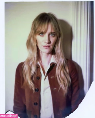 Mackenzie Davis [ mackenzie-davis ] - หน มใหญ จากสนามบ นน ำค ะ