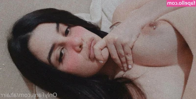 Stefanny Altair [ stefanny-altair ] - Migraine very much so still throbbing. Come care for me