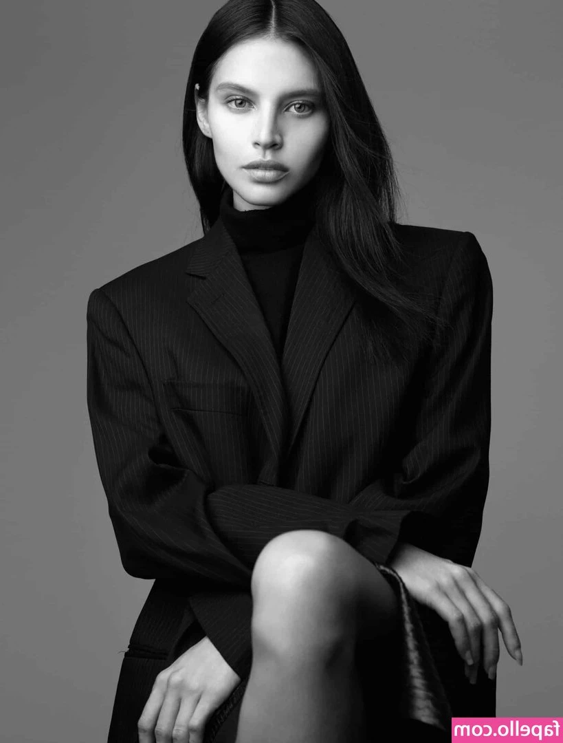 gabriela.cruz [ gabriela-cruz ] - Would you like to undress me