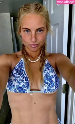 Beth Grotelueschen [ beth-grotelueschen ] - Another day, another blowjob for Lil Bro so he can stay focused on