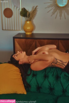 Reed Suicide [ reed-suicide ] - Happy humpday, darlings! 🍑