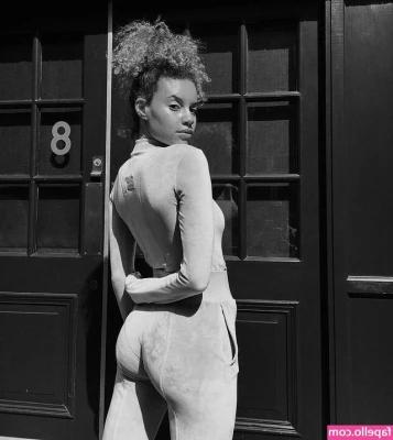 Lara_never_laura [ lara-never-laura ] - I ll take a look at my recurring subscribers and prepare surprise