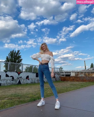 Trixi Giese [ trixi-giese ] - online all day 💕 check your DM'S booking private chats dm if