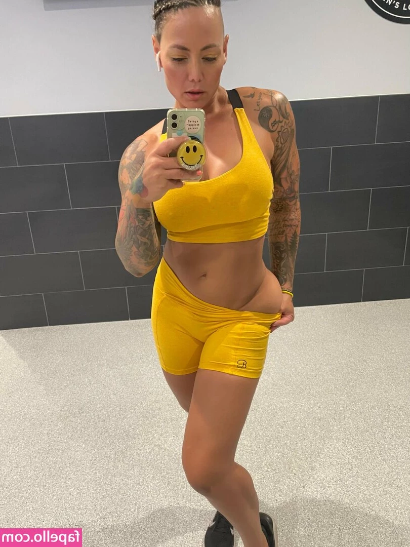 MissLindsayQ - Wanna see more  Check my very hot vip page if you are feeling horny