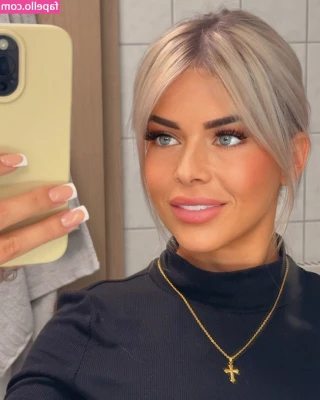 sophia_allin [ sophia-allin ] - Tushi Tuesday 🍑☀️
