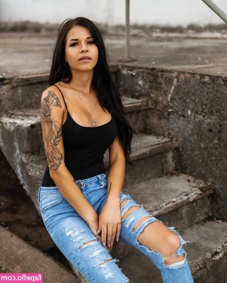 sophia_allin [ sophia-allin ] - He fuck me hard until i cum   fazedordecorno