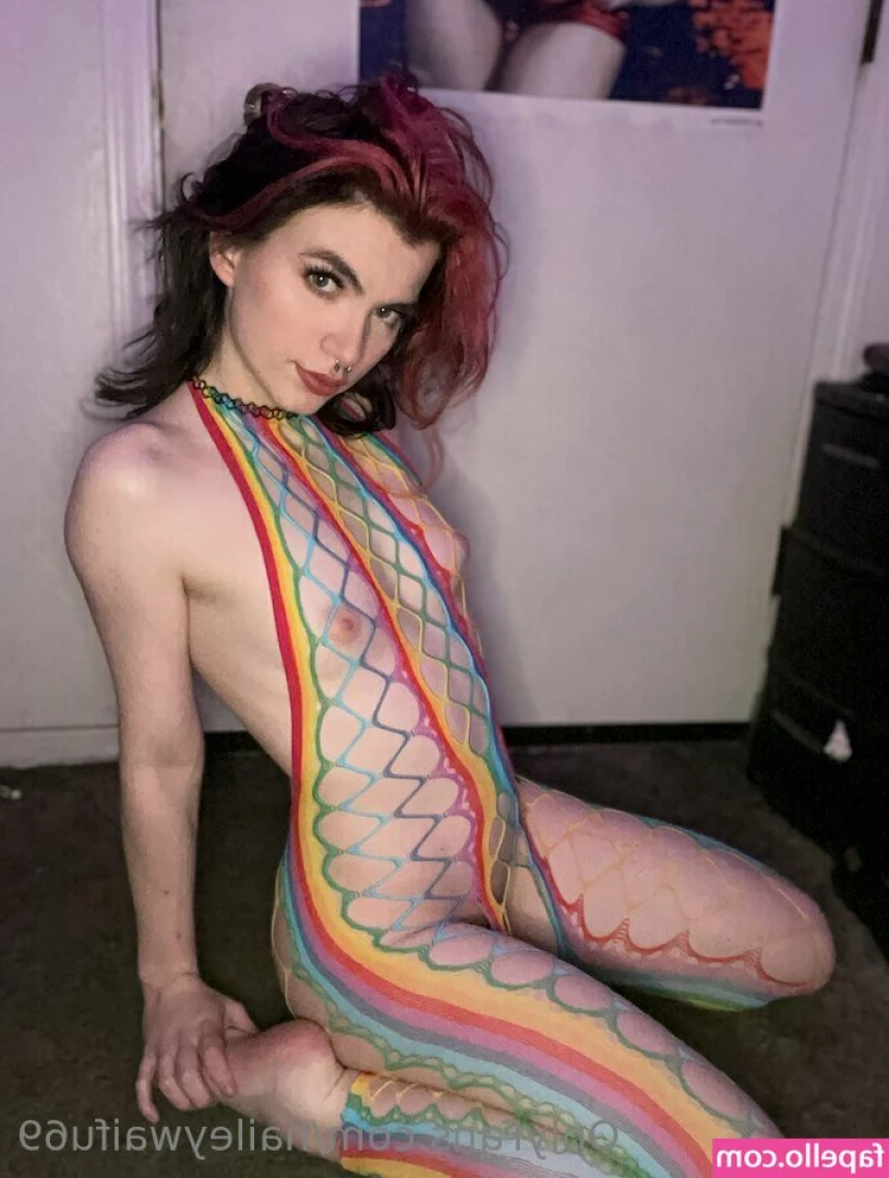 haileywaifu69 - I love pleasuring my man s prostate  Stone like black obsidian  glass