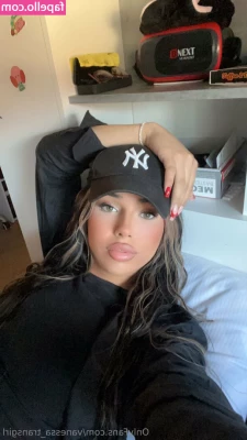 vanessa_transgirl [ vanessa-transgirl ] - You are just a toy.