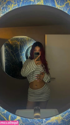 vanessa_transgirl [ vanessa-transgirl ] - You gonna nutt in me or on me