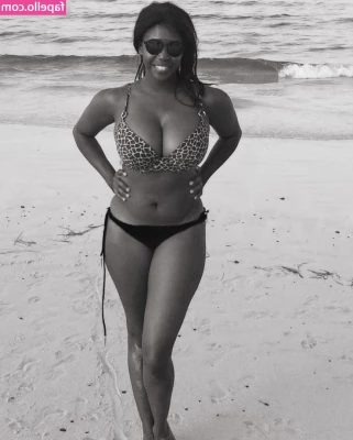 Motsi Mabuse [ motsi-mabuse ] - Front or back? 😉