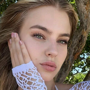 aliceredlips