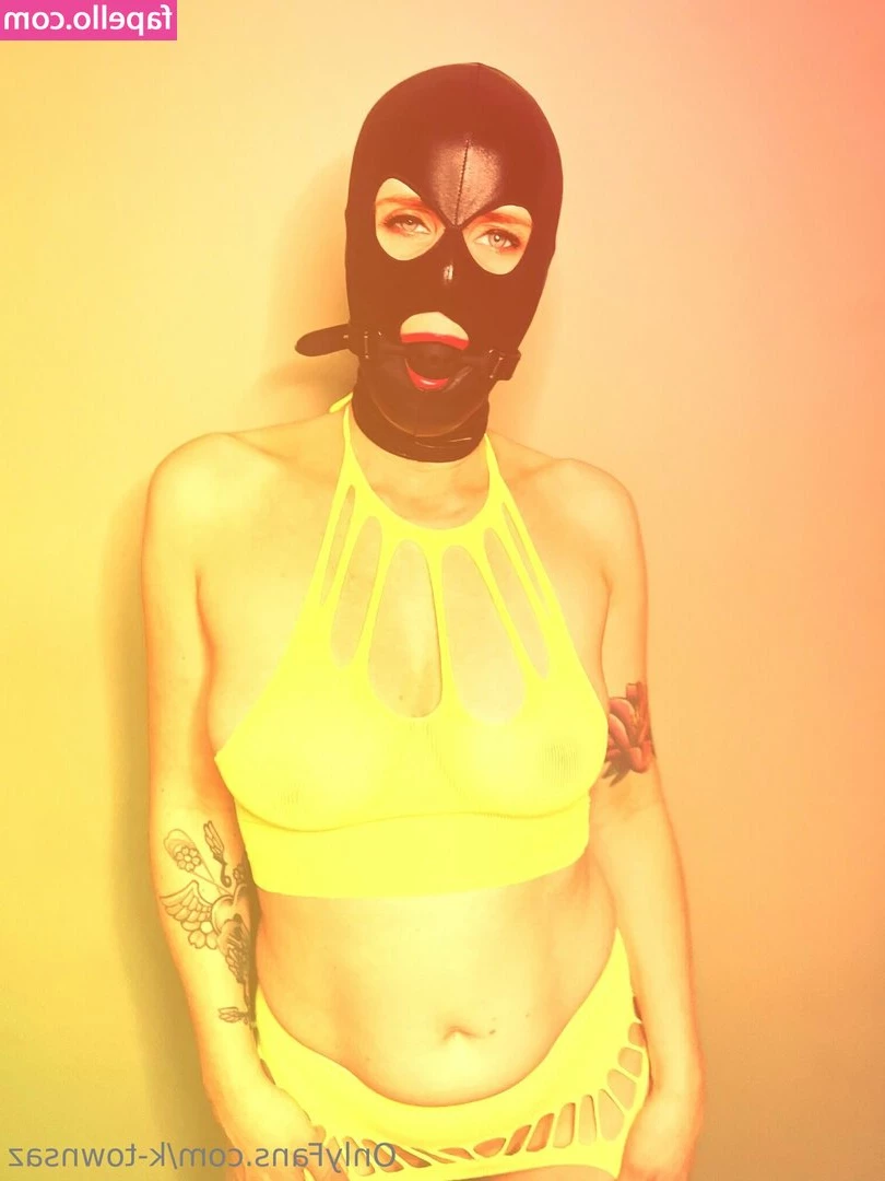 k-townsaz - I want to give you all this ass Papi... can you handle it???