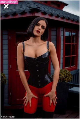 Lady Jolie Berrie [ lady-jolie-berrie ] - POP A wild Jade appears  She tries to seduce you  What do you do
