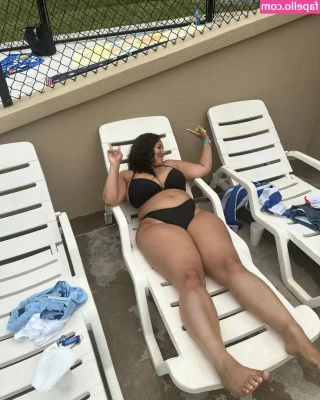 Cassandra Nicole [ cassandra-nicole ] - 👀Episode 29: NSFW: Would you Rather ☕️  We decided to set the