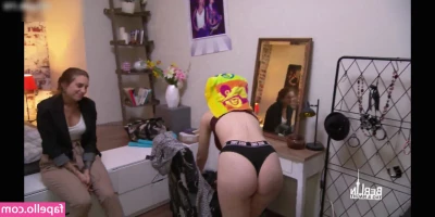Pia Trümper [ pia-trmper ] - New boy/girl video coming next week: I was painting my closet and