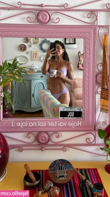 Priscila Sol [ priscila-sol ] - These are in my new vinyl top   let s see if moochie pants steals