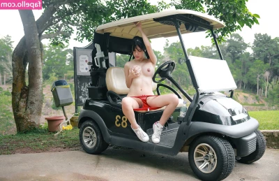 onlycarlyn - Un rico pecho donde puedes poner tus piernas típico de escorpio