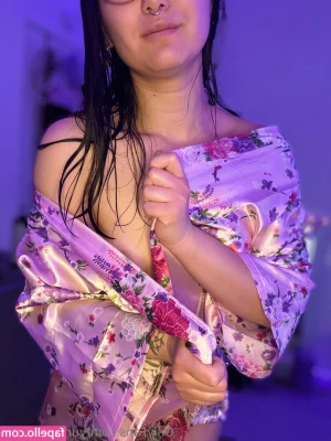 yurifoxgirlfree - If you love me go comment and like one of your fav pics of mine 🥰