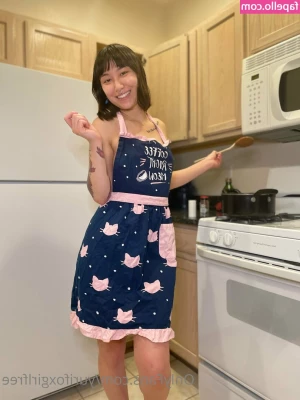 yurifoxgirlfree - Con mucho aceite 😏🤤🤤🦶🔥