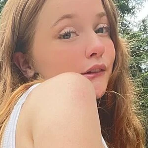 kyliestepsister
