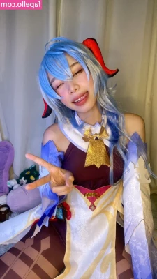 kyria1 [ kyria1-1 ] - Tip 15  to see me fingering myself