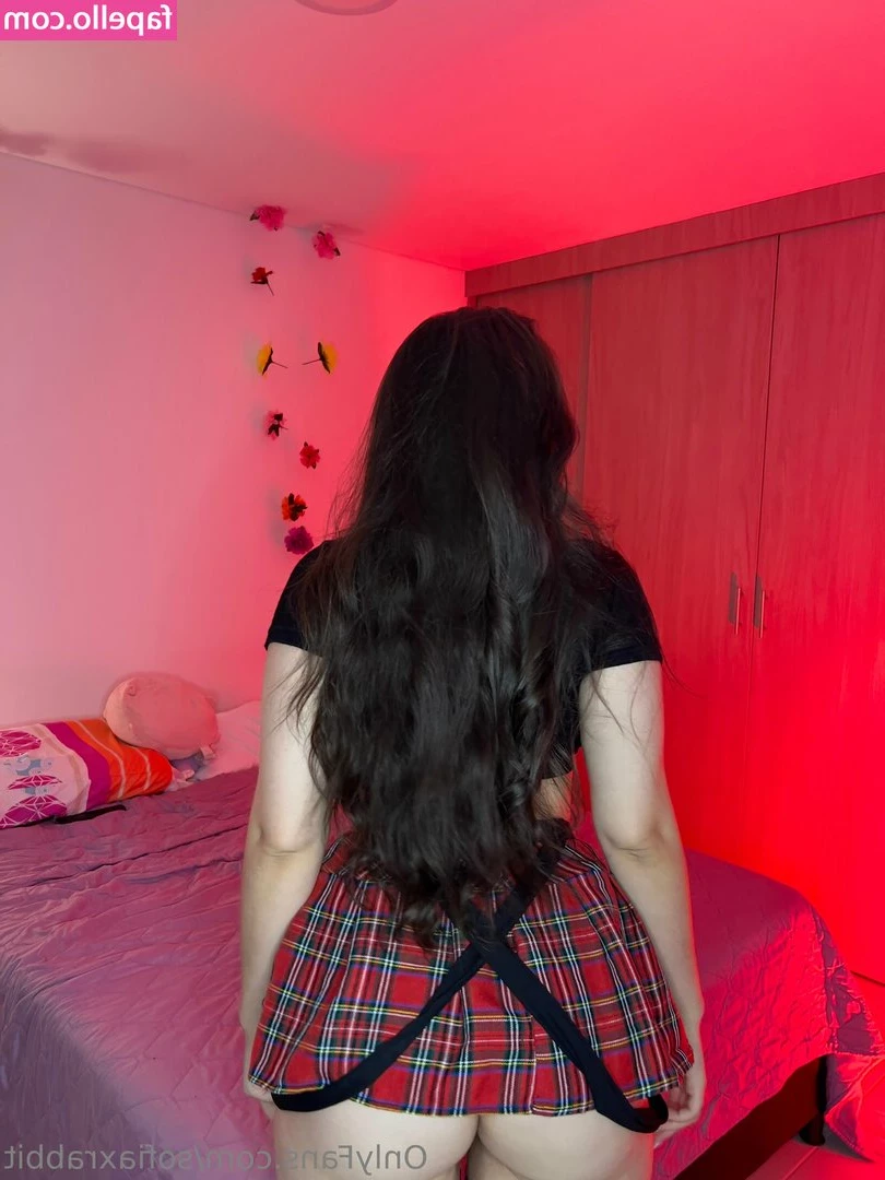 angeluniverse - im the one pulling the strings 😈