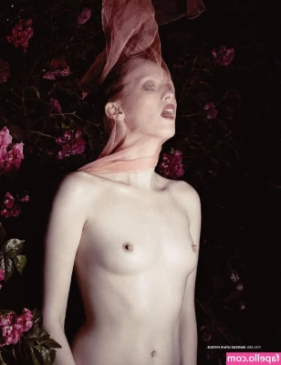 Karen Elson [ karen-elson ] - Online  Happy new year