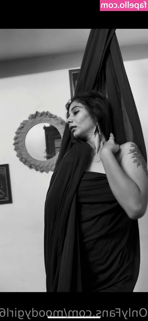 moodygirl696 - Who s into exhibitionism  This is my mild intro to testing it out-