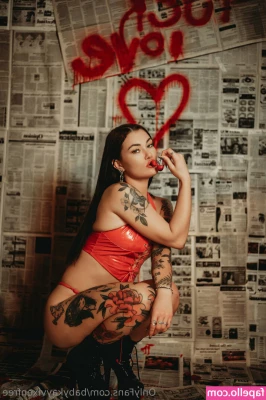 babykayvixenfree - Dicen que en 4 me veo mejor