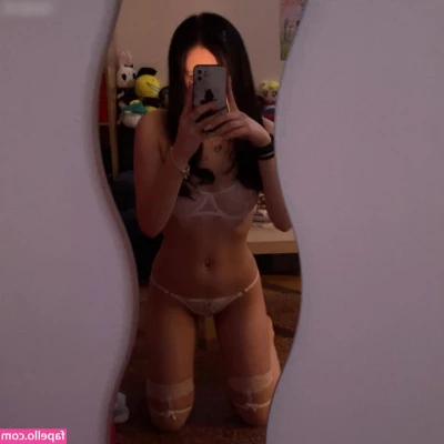 Leahbunnyy - It s getting hot in hereee 🔥🔥