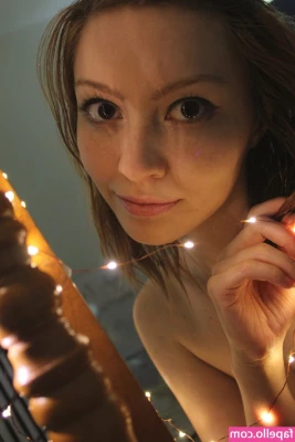 Natalia Grey [ natalia-grey ] - I sit in the locker room and dream about how someone would come in