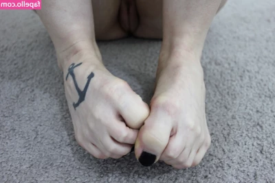 Natalia Grey [ natalia-grey ] - I think I need some help with this  what would you like to do love 