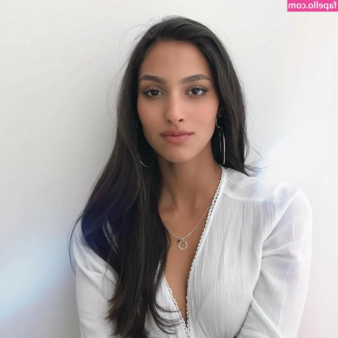 Yasmin Goveas [ yasmin-goveas ] - Погода такая, что хочется опять в