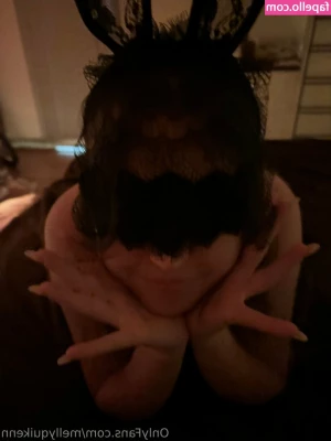 mellyquikenn - Do you like my bulge? :3