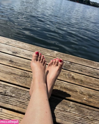 Vanessa Blumhagen [ vanessa-blumhagen ] - Skype and phone sex is available message me privately for details on