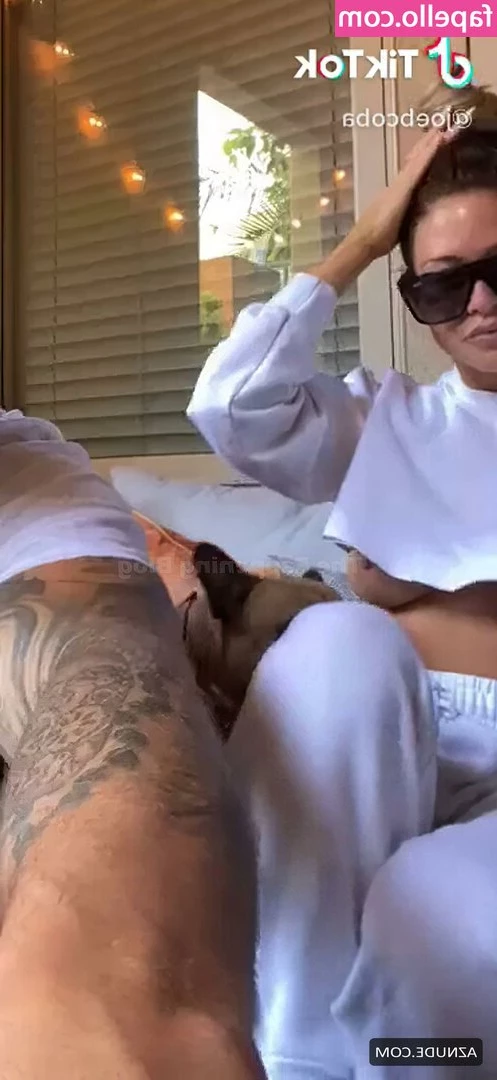 Kelly Kelly [ kelly-kelly-1 ] - Kiss my pretty pussy 💋  Want more like this?!  Please help me