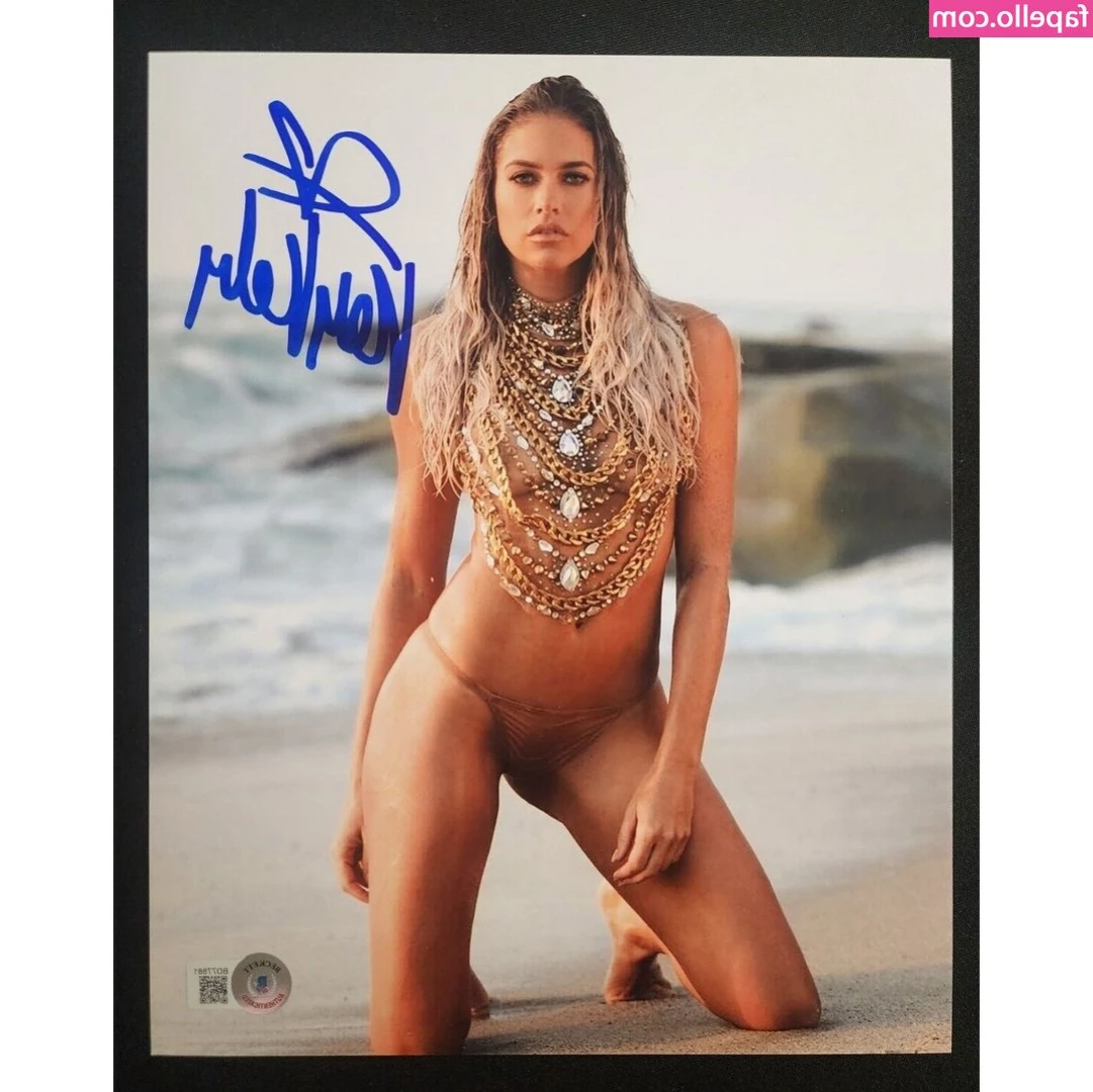 Kelly Kelly [ kelly-kelly-1 ] - Who would like to be on this beach that day? 😏 🍑🍑🍑