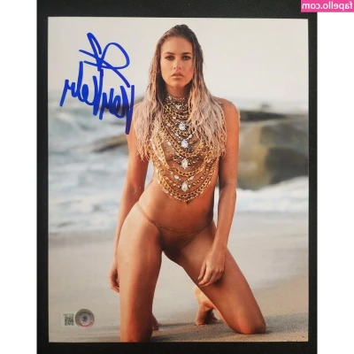 Kelly Kelly [ kelly-kelly-1 ] - Who would like to be on this beach that day? 😏 🍑🍑🍑