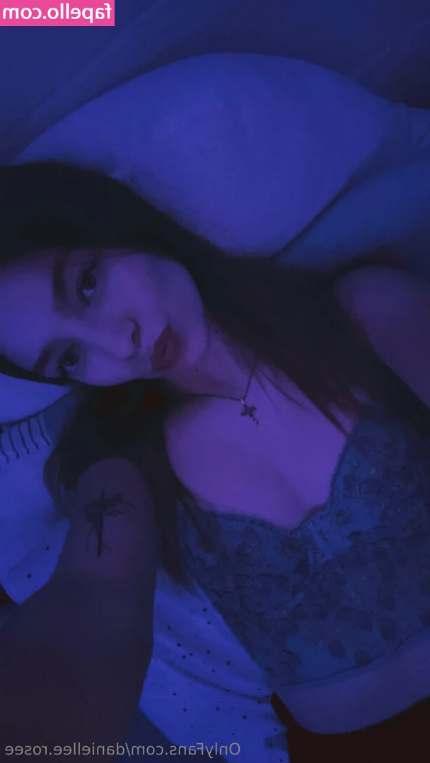daniellee.rosee [ daniellee-rosee ] - Part 3 strip tease
