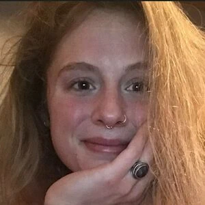 hornycavegirl