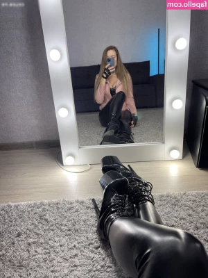 Olga Chulitskaya [ olga-chulitskaya ] - Hey babe! There's a new sexy solo waiting for you in your DMs! Let me