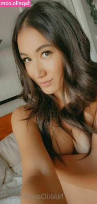 nikkidavisxo [ nikkidavisxo-3 ] - Sometimes I like to work among people in some cafe, it's always a